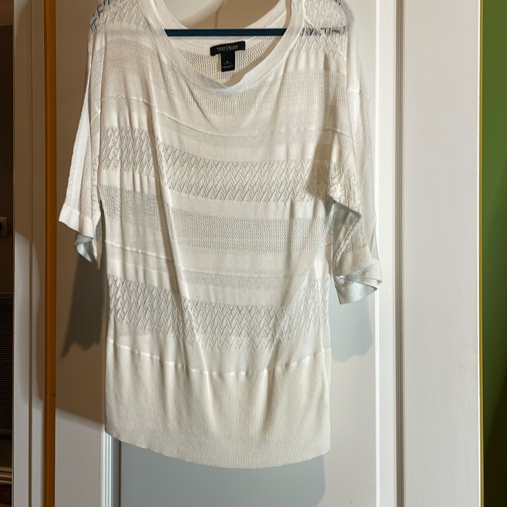 🐼White House black market light weight sweater size large pit to pit 23🐼